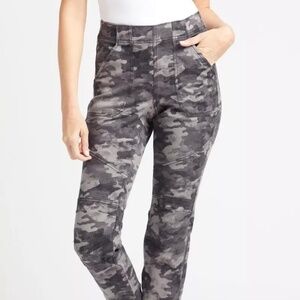 SPANX Stretch Mid Rise Twill Joggers Blackwash Camo